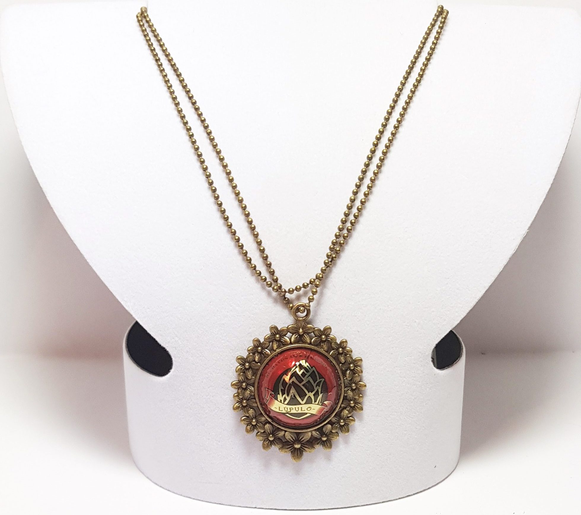 Collar grande lupulo La Virgen