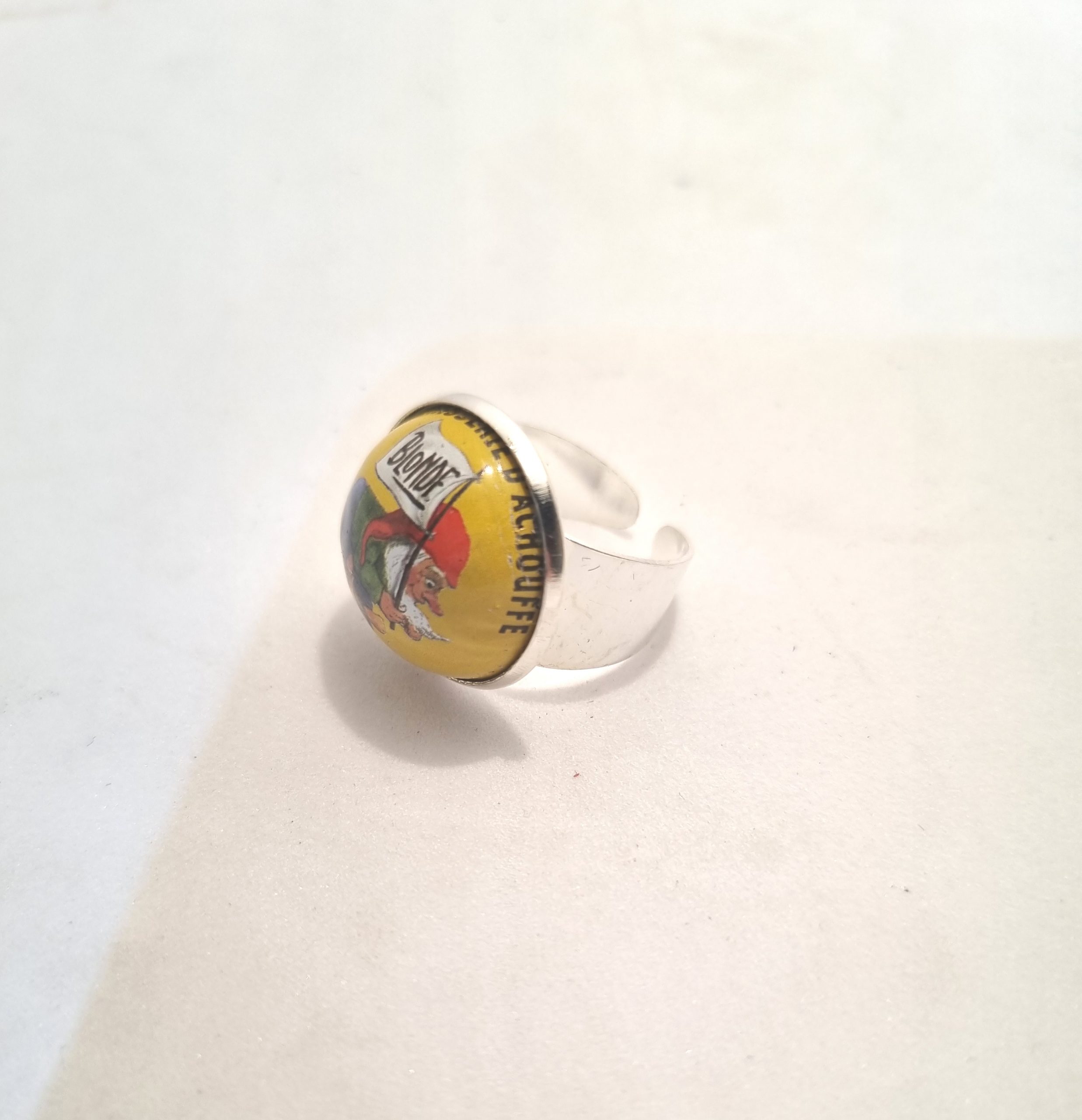 Foto lateral del Anillo Chouffe