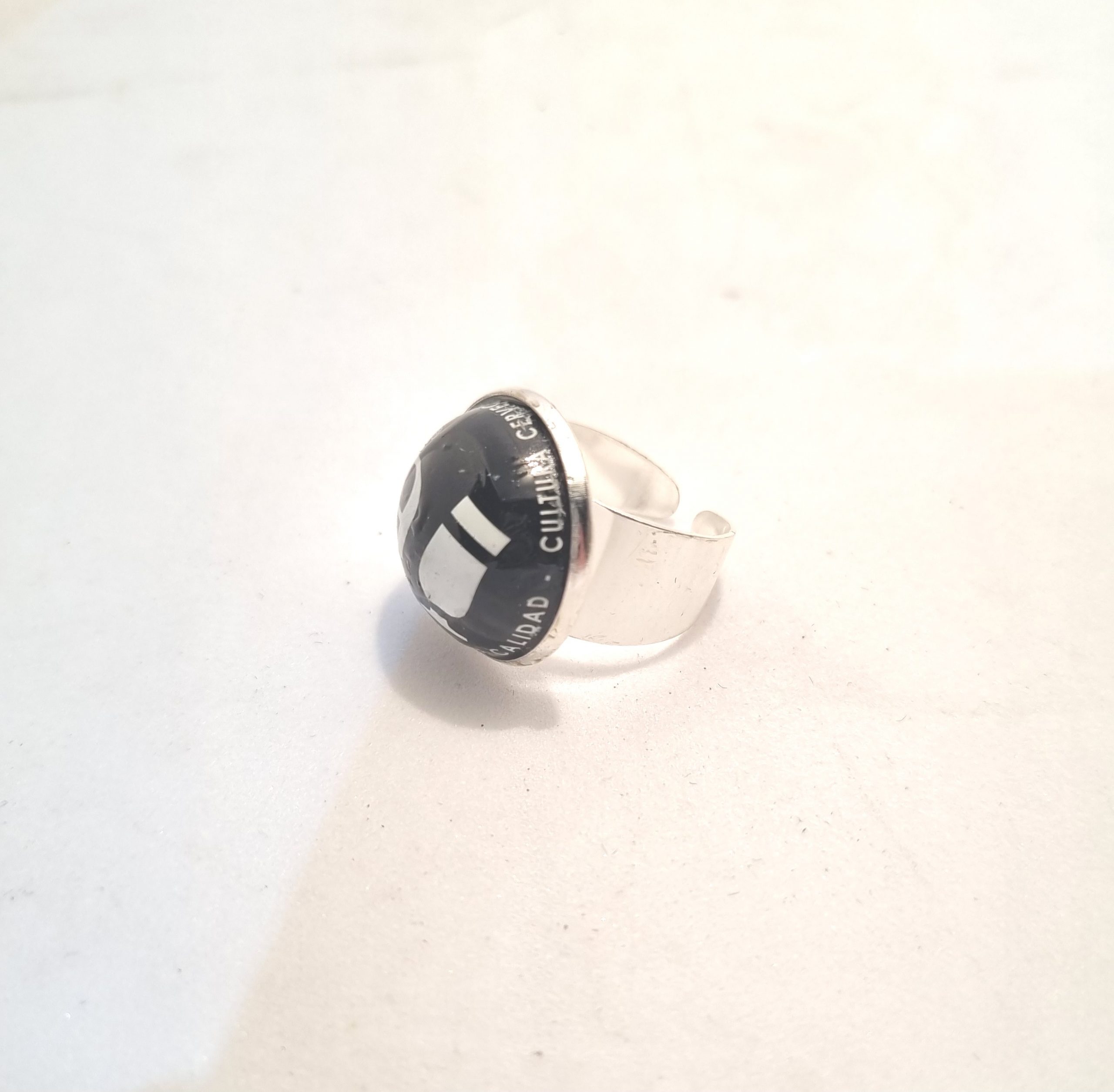 Foto lateral del anillo Arriaca