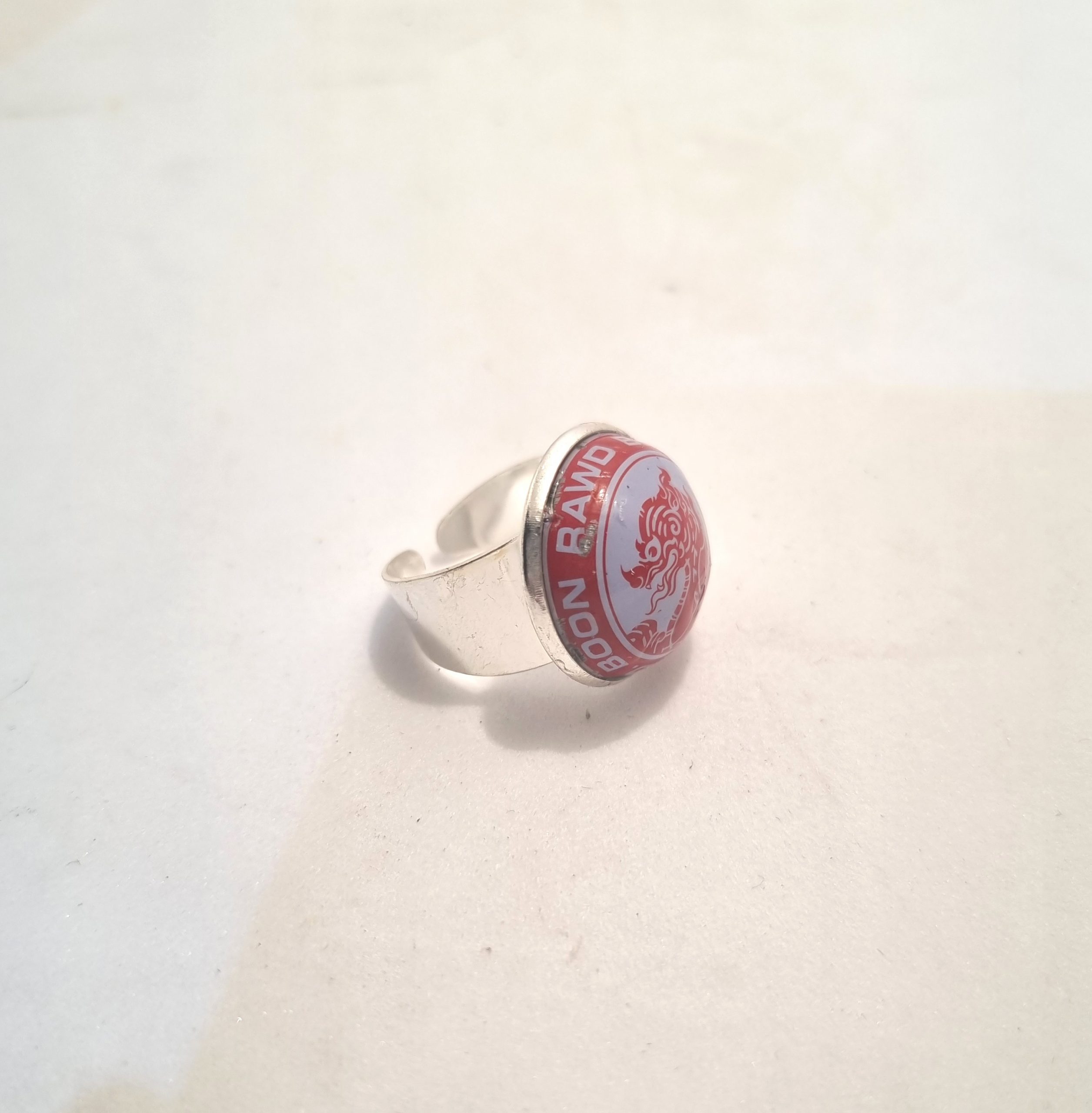 Foto lateral del Anillo Boon Rawd Brewery