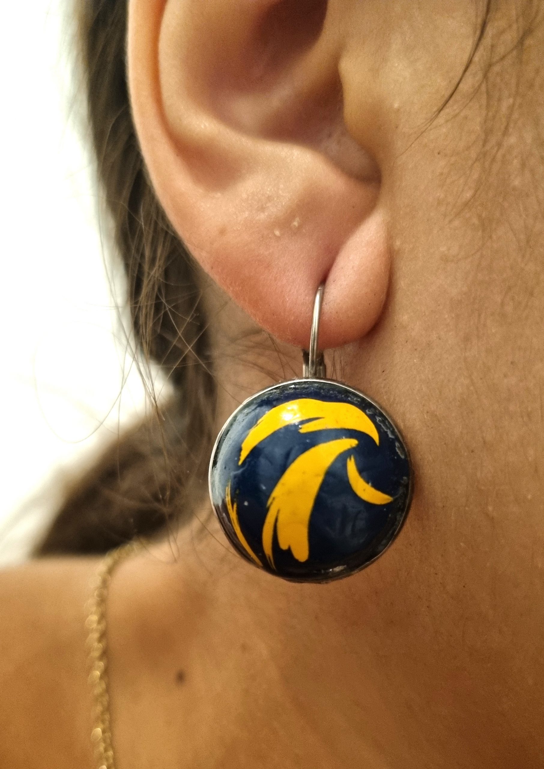 Foto en oreja de Pendiente El Aguila