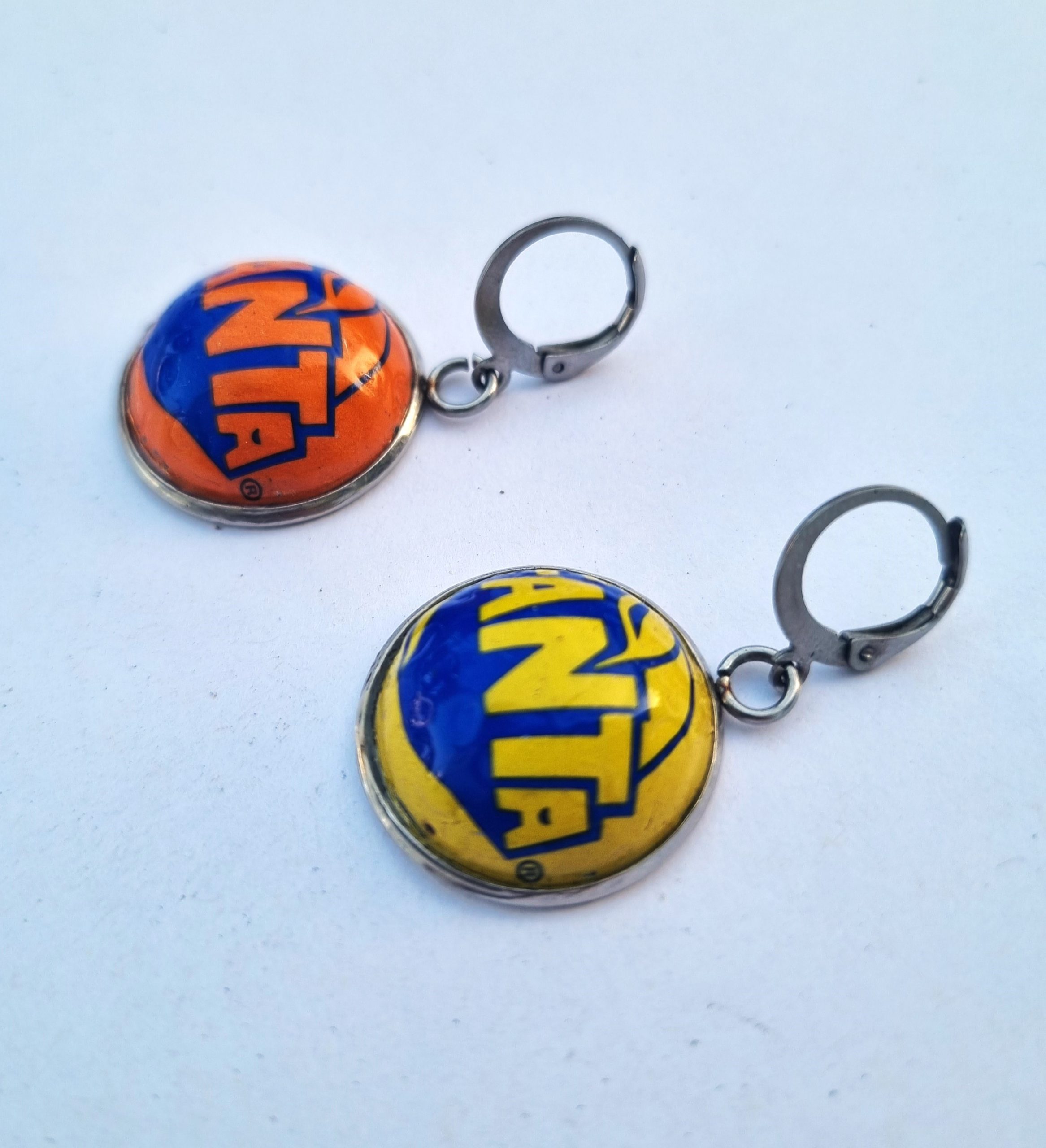 Foto lateral Pendientes Mix Fanta