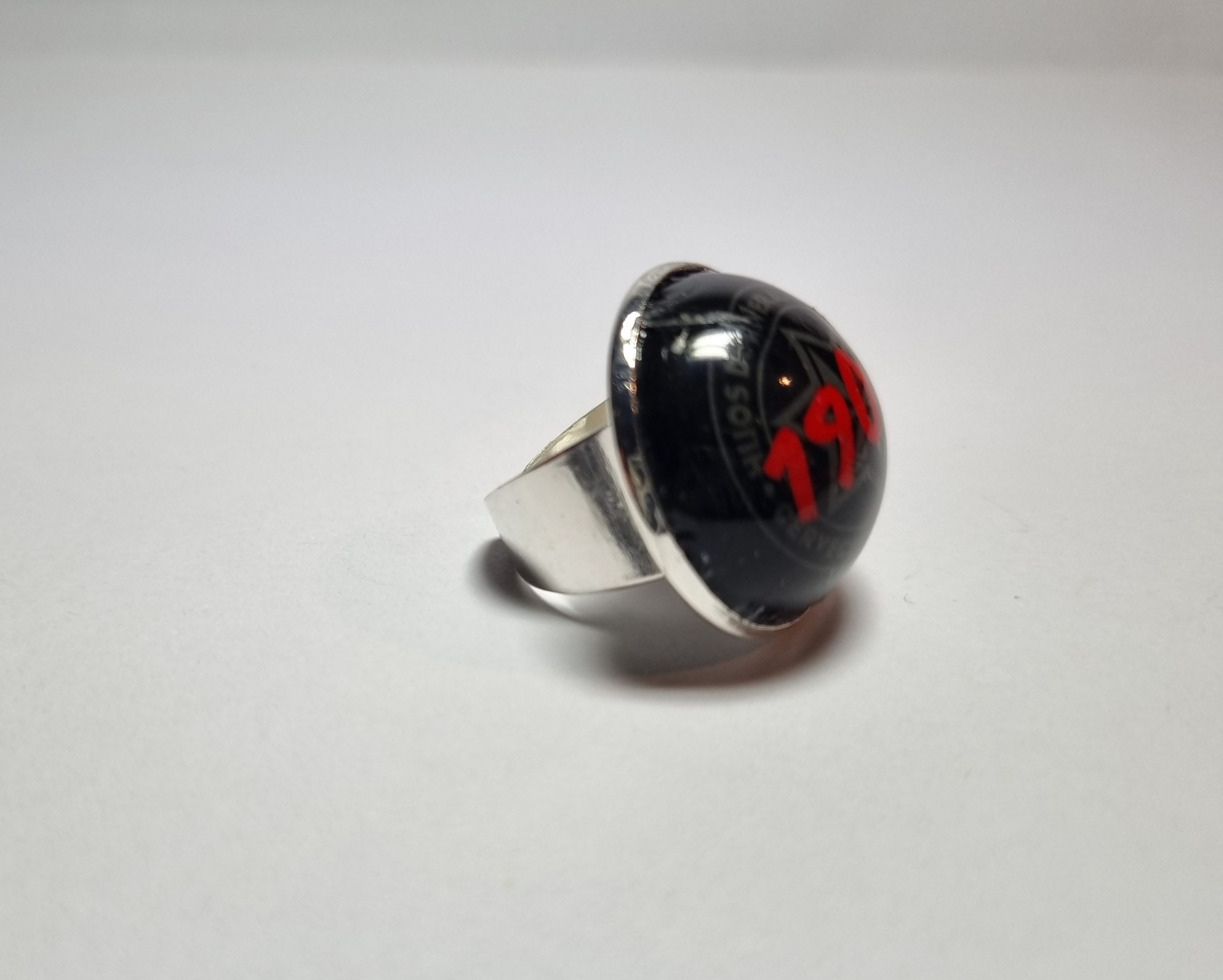 Foto lateral del Anillo Colección XXL 1906