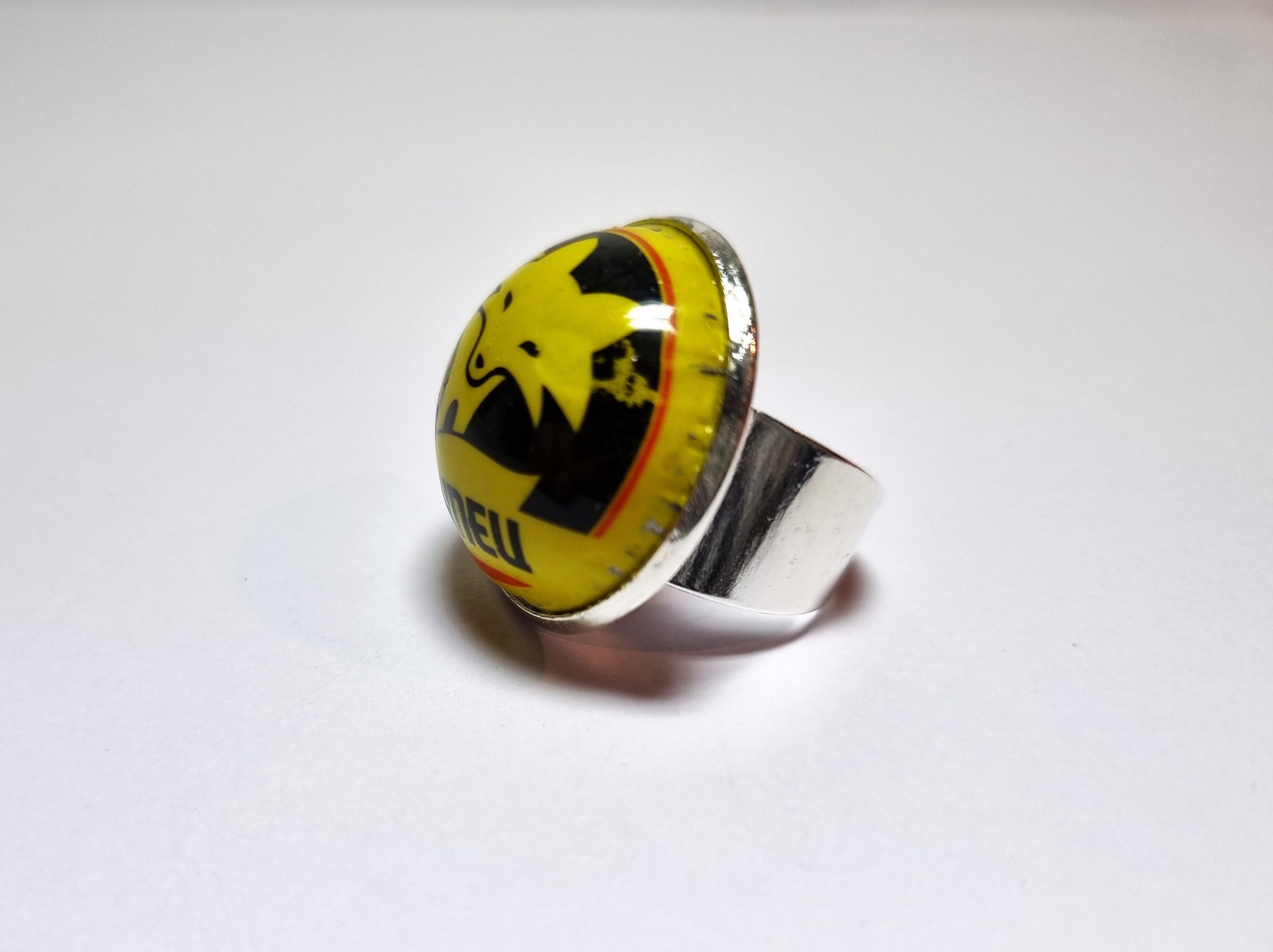 Foto lateral del Anillo Colección XXL Guineu Amarillo