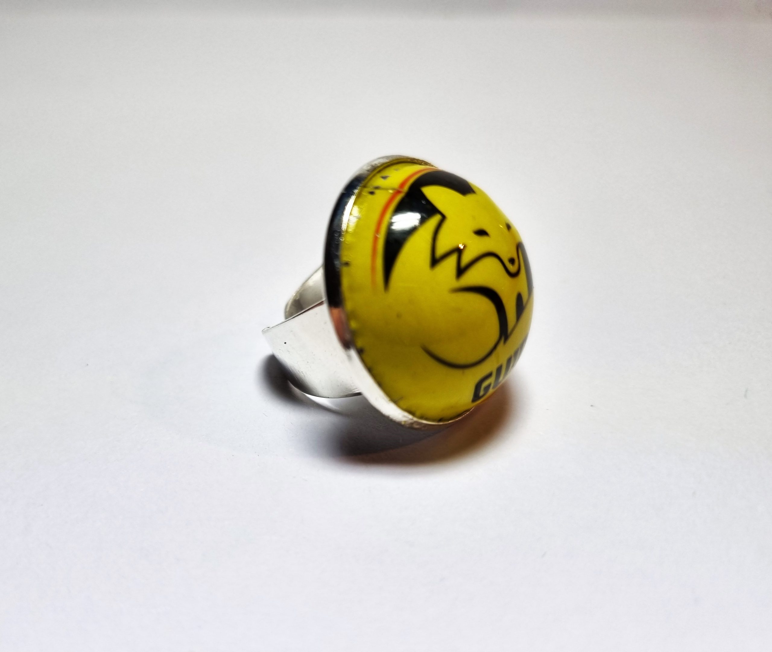 Foto lateral del Anillo Colección XXL Guineu Amarillo