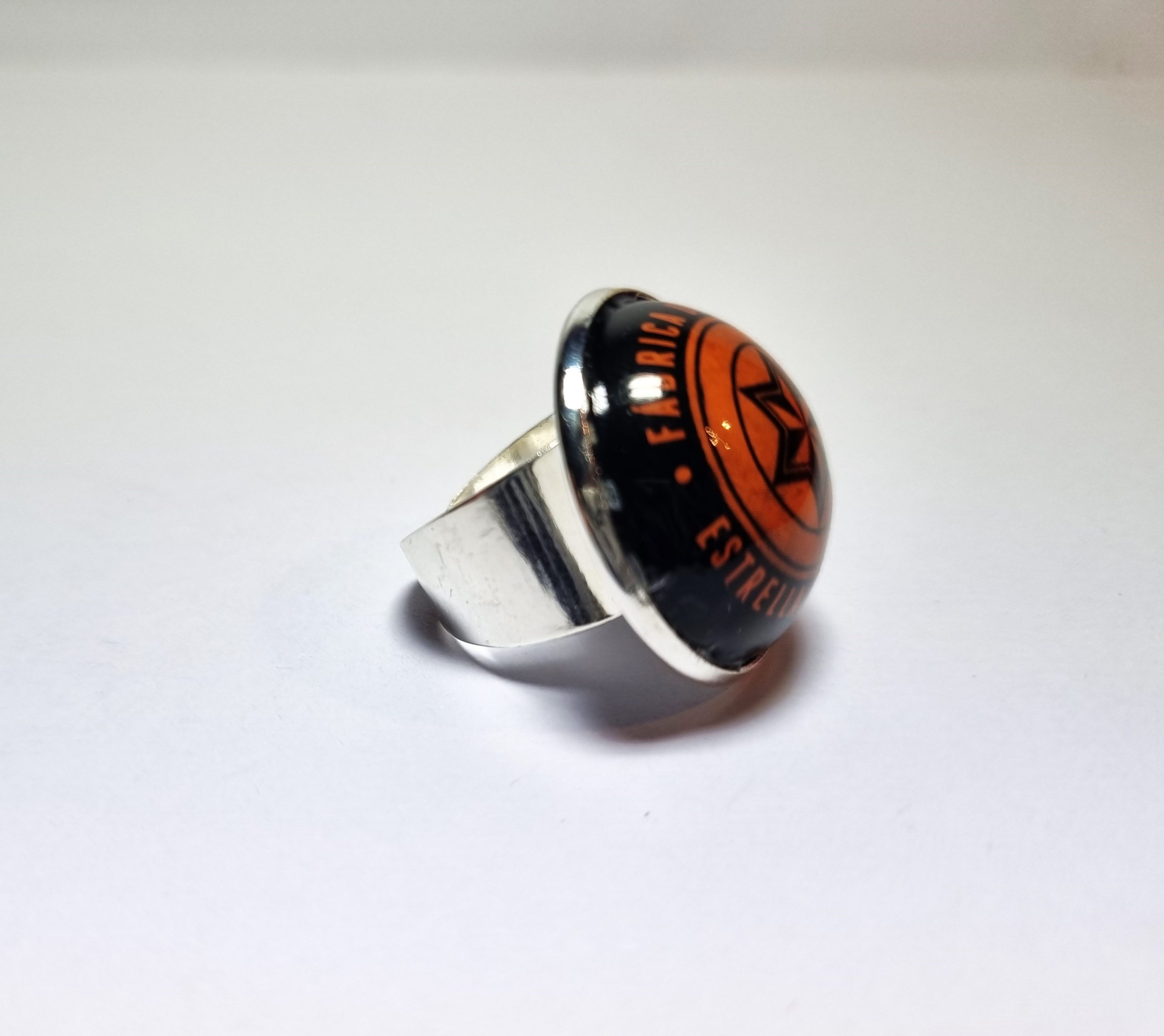 Foto lateral del Anillo Colección XXL Estrella Galicia