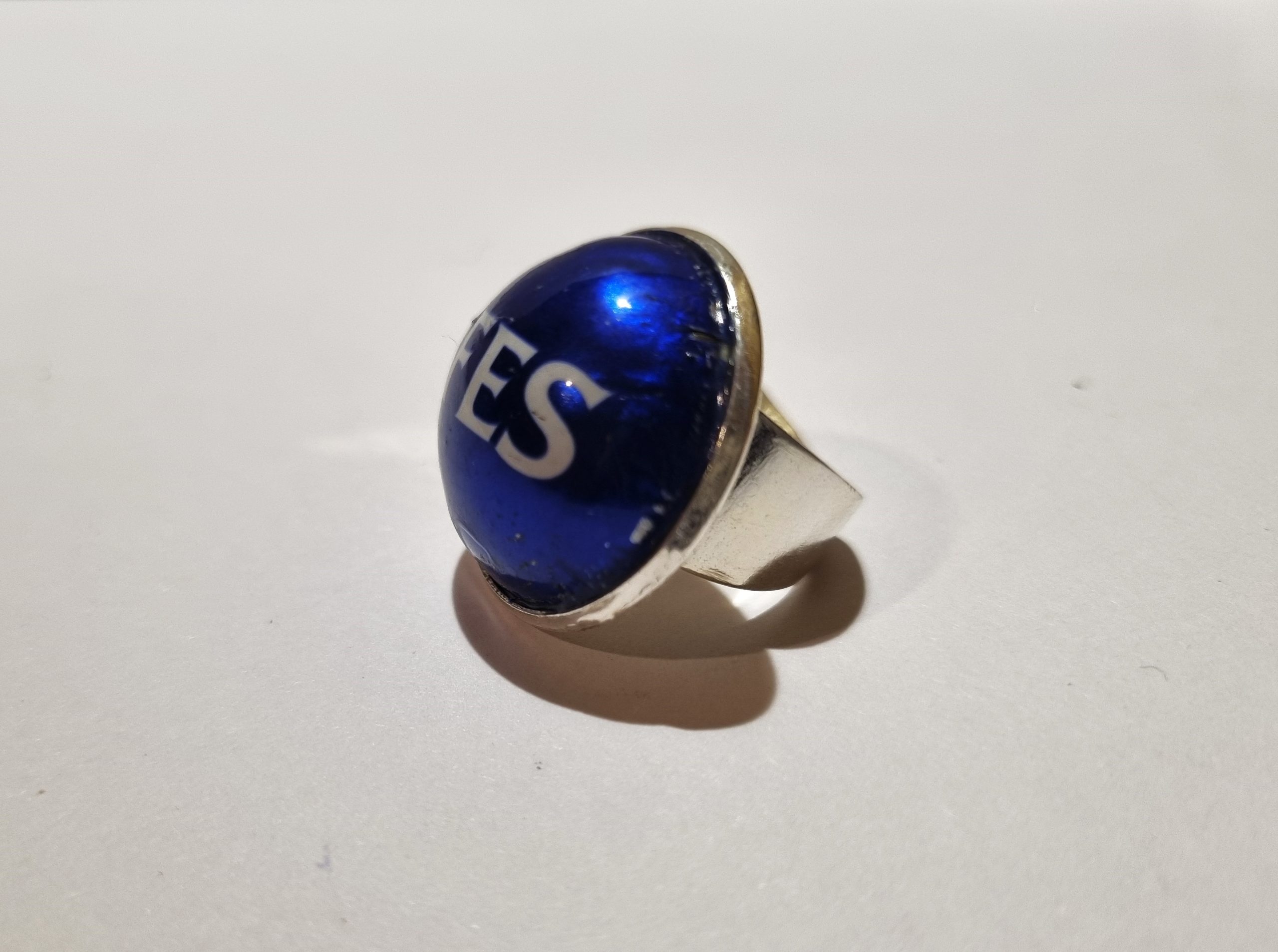 Foto lateral del Anillo Colección XXL Efes