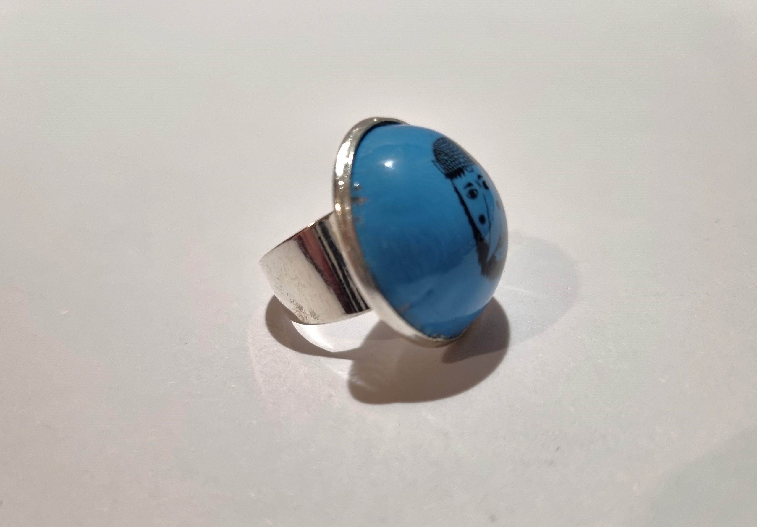 Foto lateral del Anillo Colección XXL Kadabra Golden