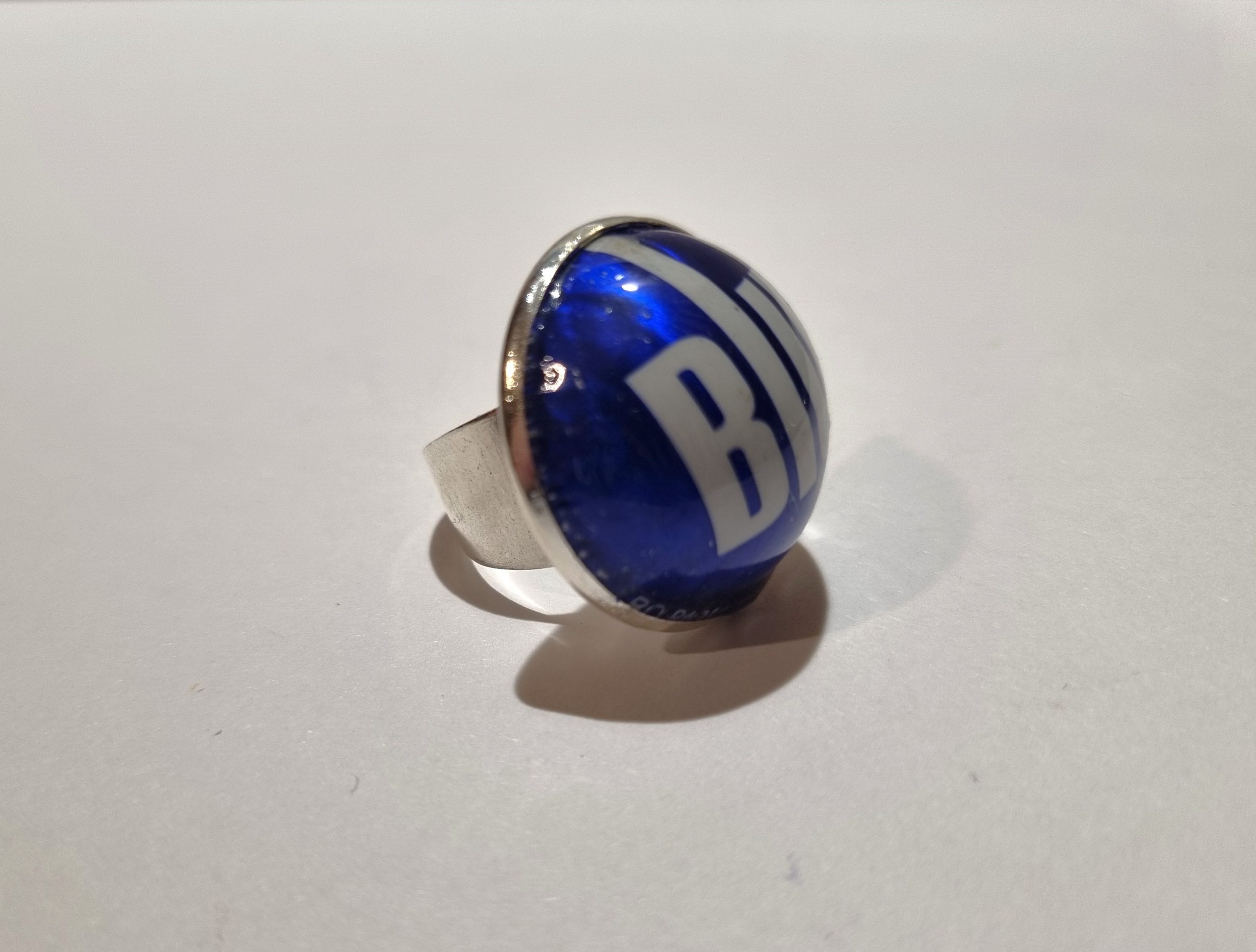 Foto lateral del Anillo Colección XXL Blu
