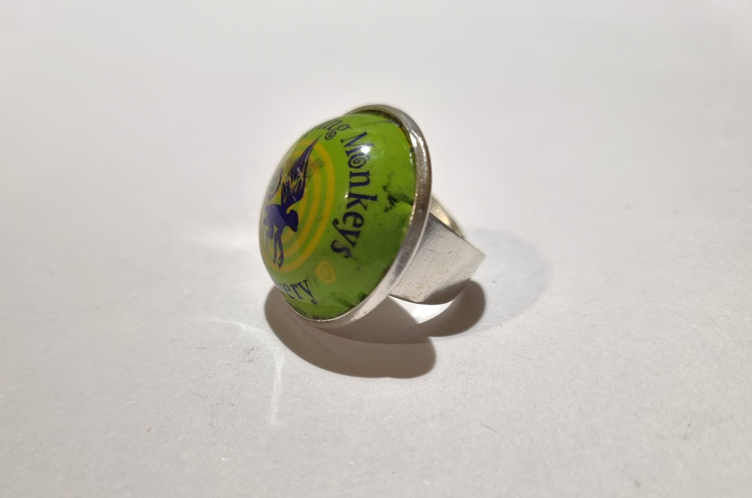 Foto lateral del Anillo Colección XXL Flying Monkeys