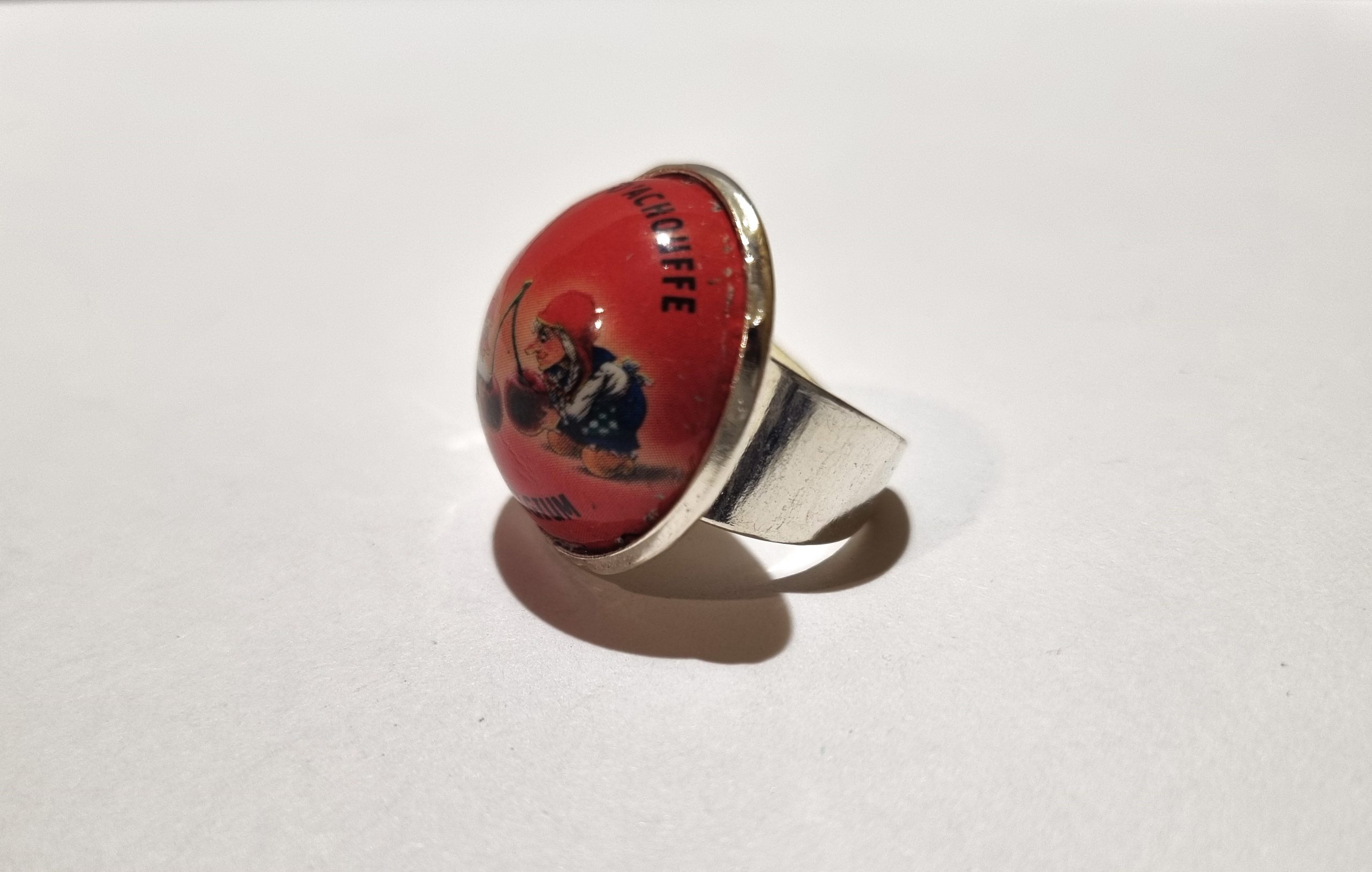 Foto lateral del Anillo Colección XXL Chouffe Cherry