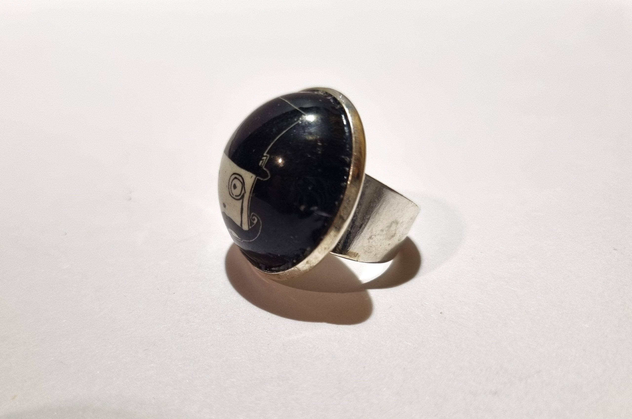 Foto lateral del Anillo Colección XXL Brewski N