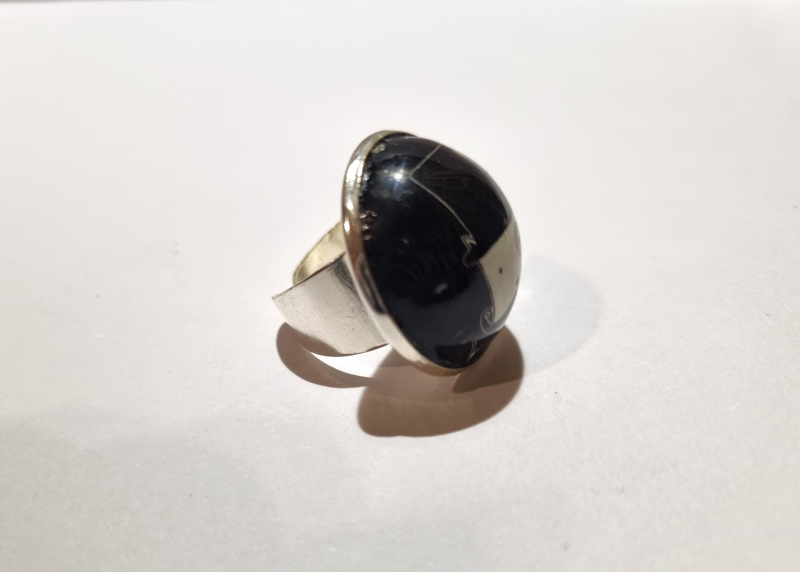 Foto lateral del Anillo Colección XXL Brewski N