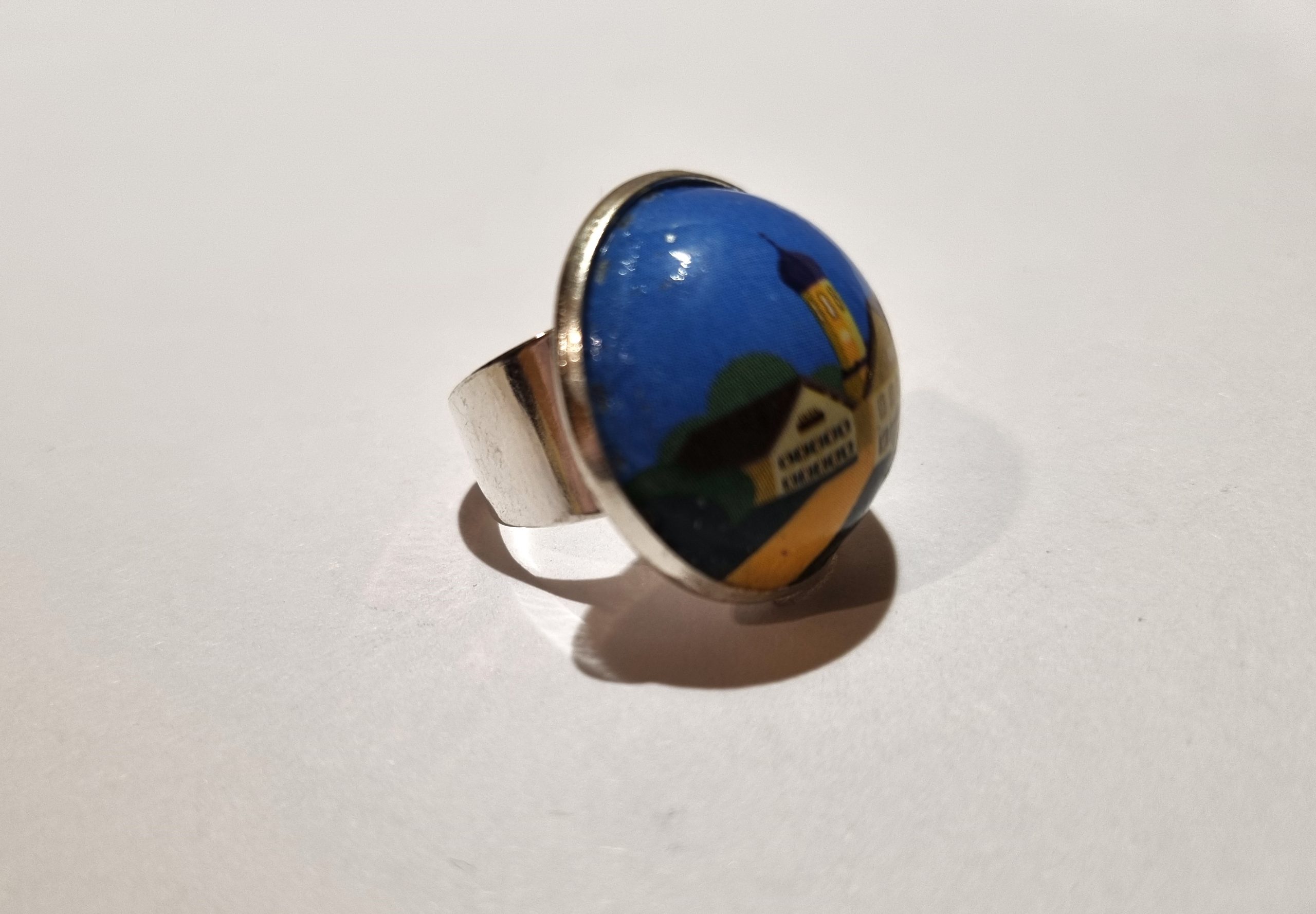 Foto lateral del Anillo Colección XXL Casas