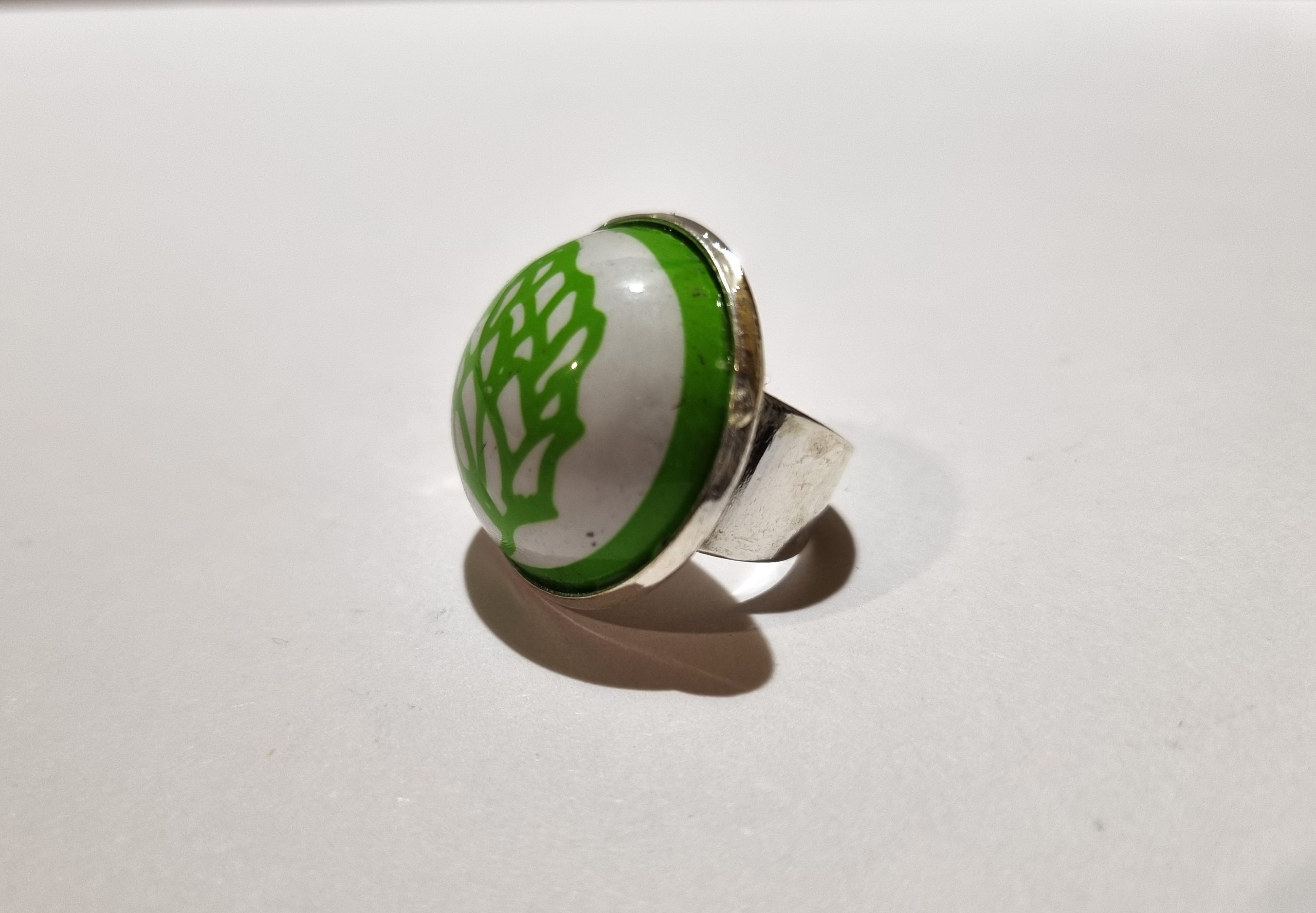 Foto lateral del Anillo Colección XXL Lupulo
