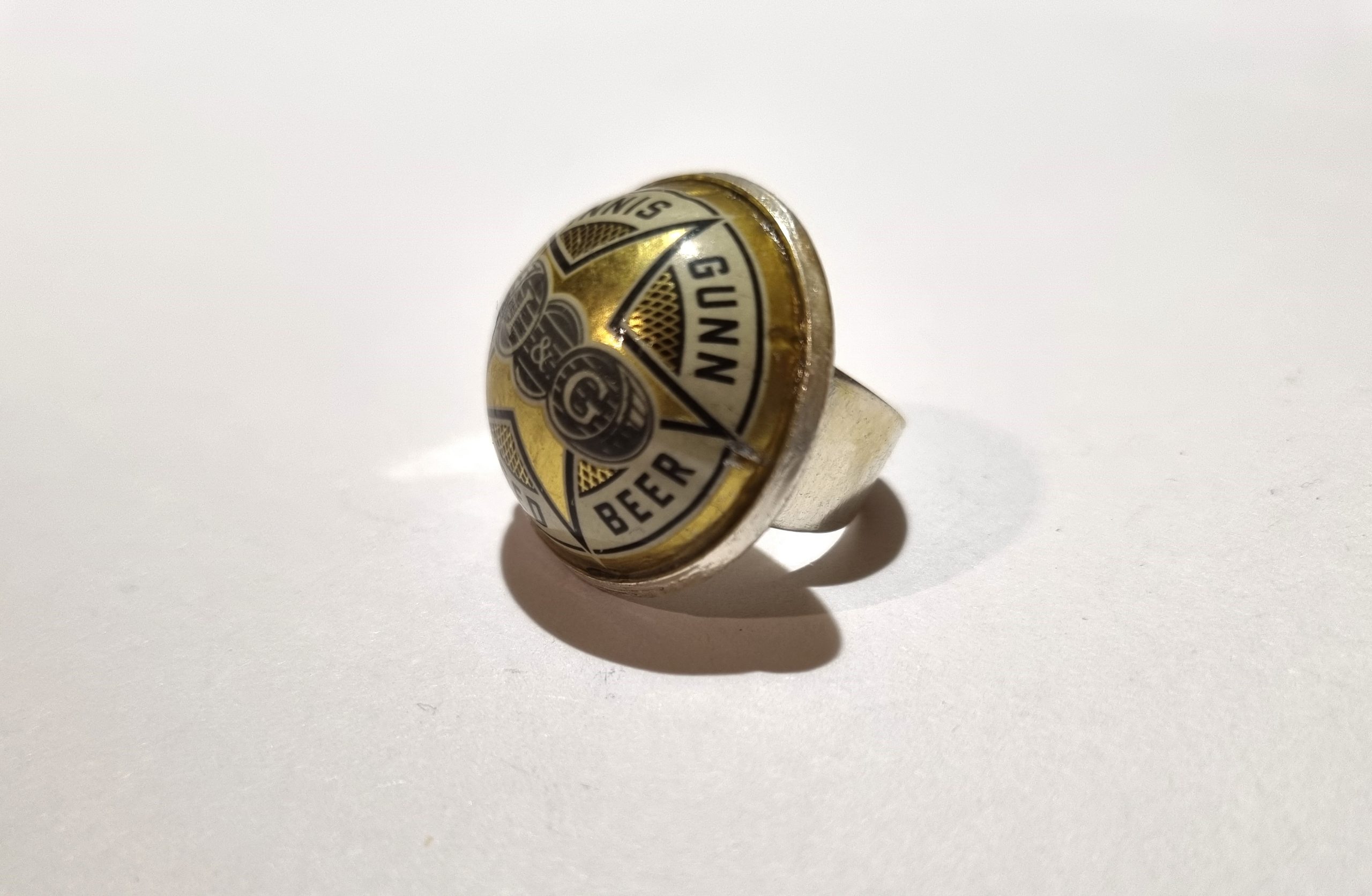 Foto lateral del Anillo Colección XXL Innis