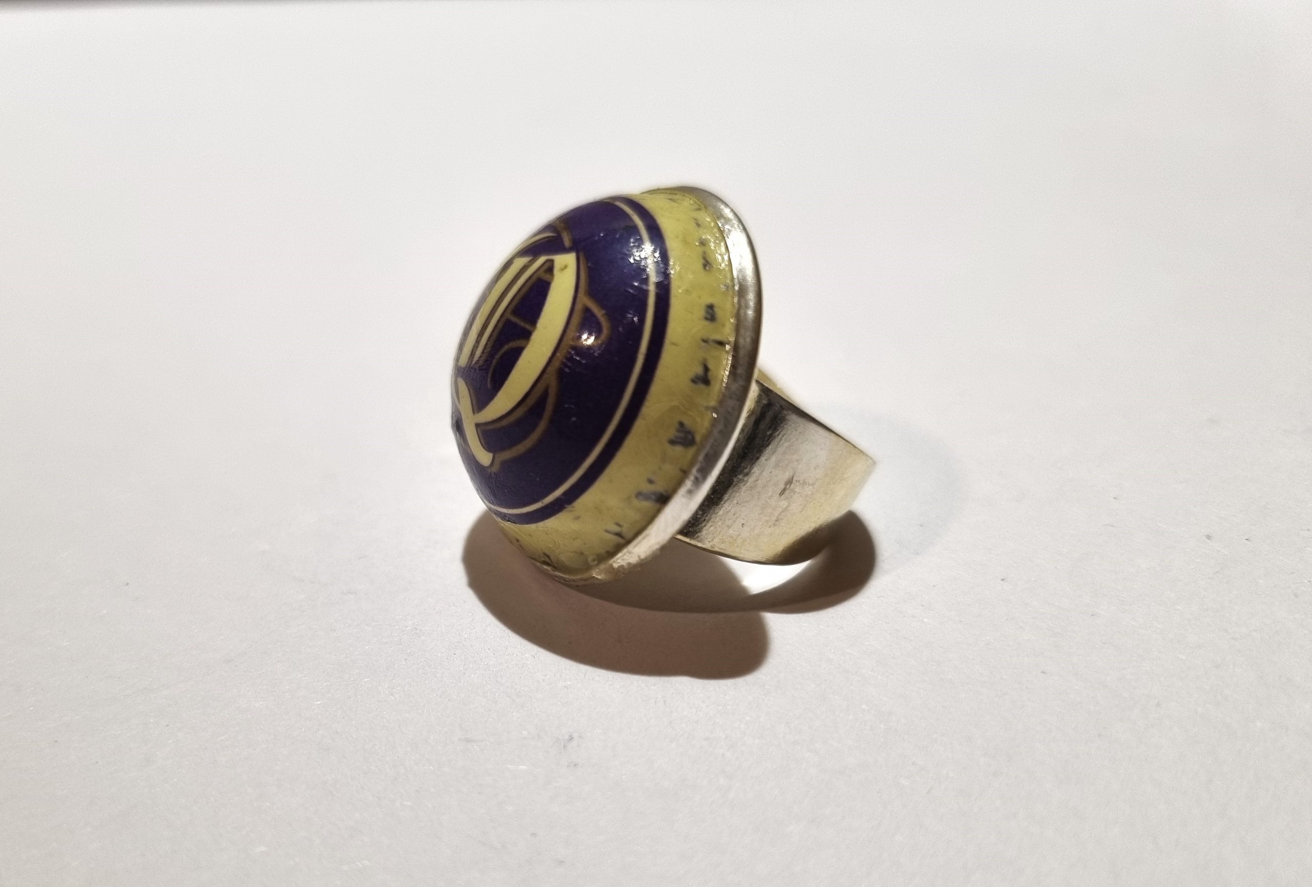 Foto lateral del Anillo Colección XXL Q
