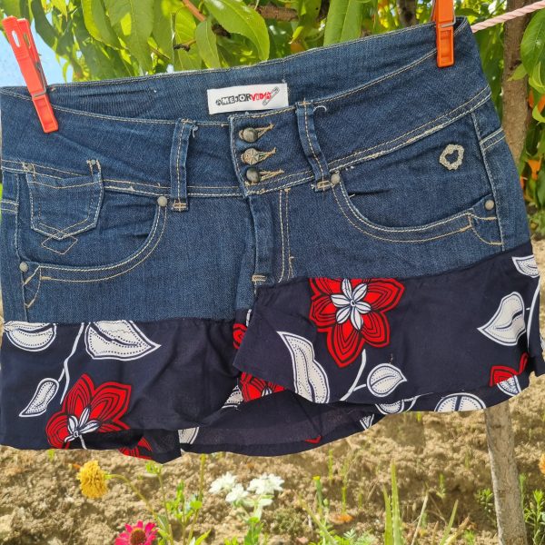 Foto delantera de la Falda olé Y olé: hojas