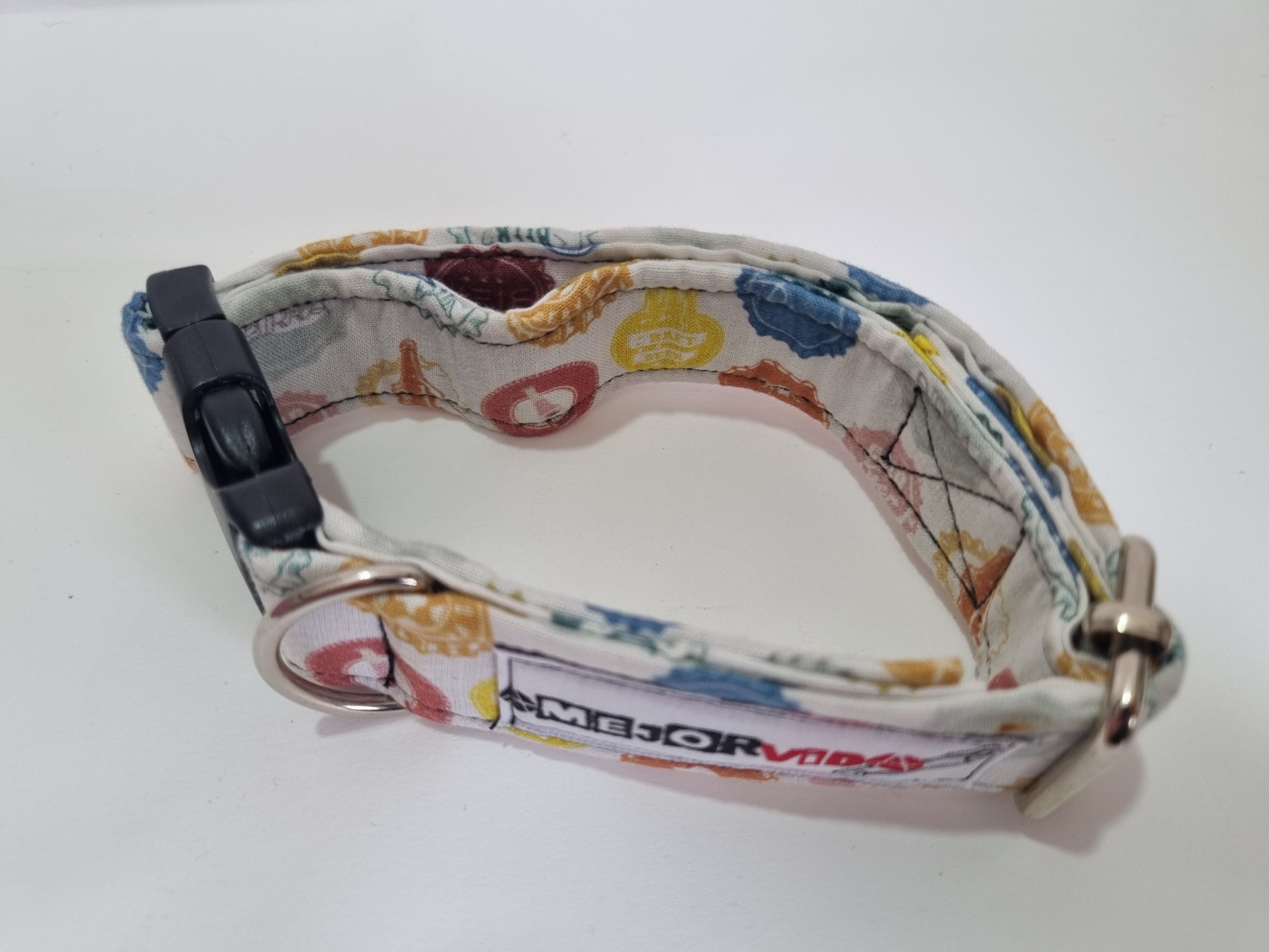 Foto del collar chapas cerveza