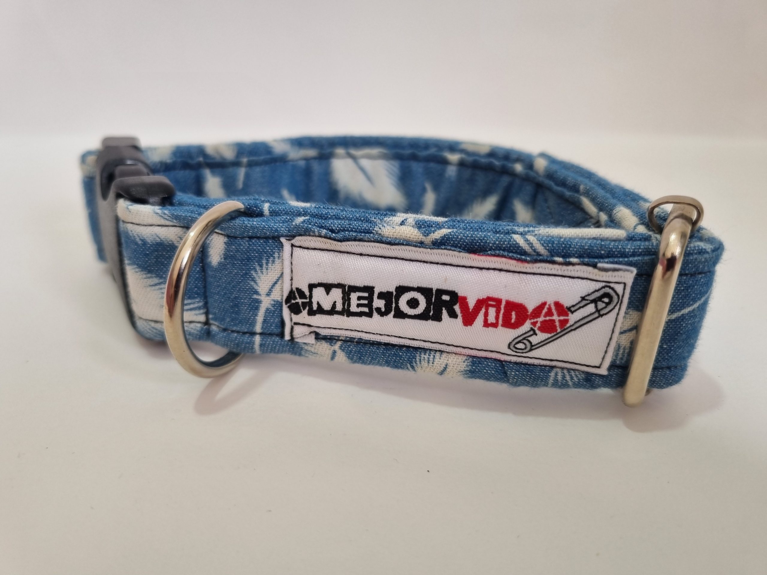 Foto del collar de perro vaquero plumas