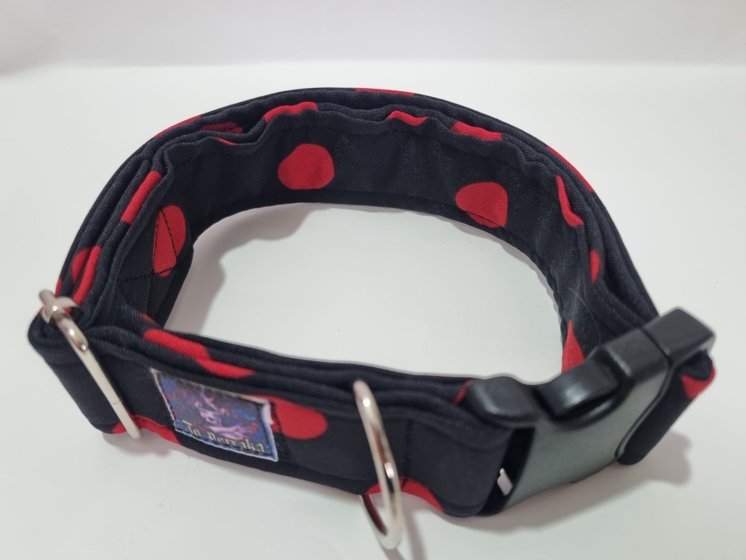 Foto del collar de perro lunares rojos