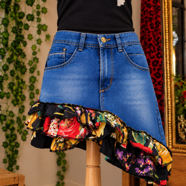 Foto de la faldita olé y olé de la parte delantera en el maniquí
